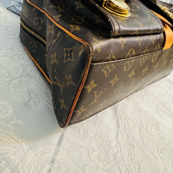 Louis Vuitton Brown and Gold Monogram Manhattan Satchel - Picture 12 of 16